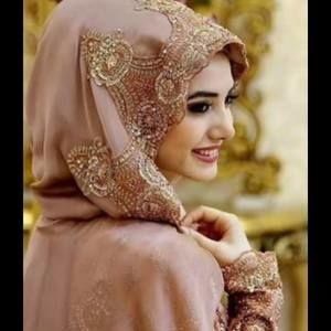 Meet your Posher, Mona